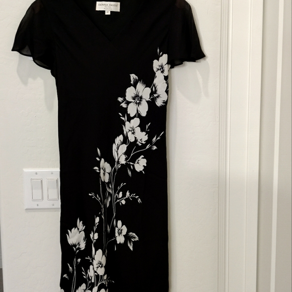 Beautiful Dress - Picture 1 of 4